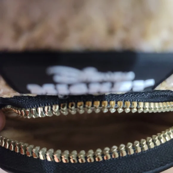 NWT Disney Raffia Mickey Mouse Crossbody - Picture 4 of 10